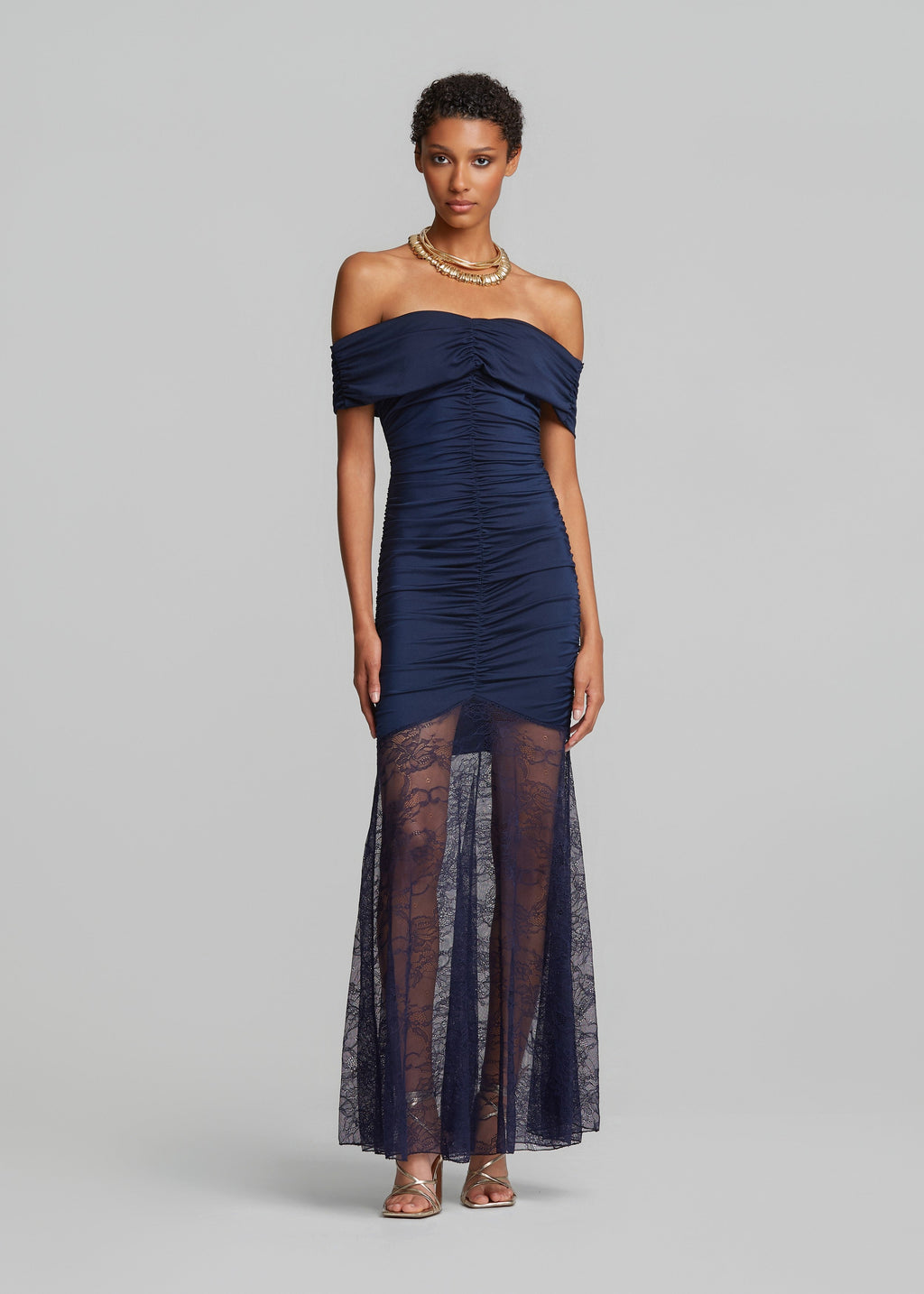 Μάξι φόρεμα με σούρες και δαντέλα