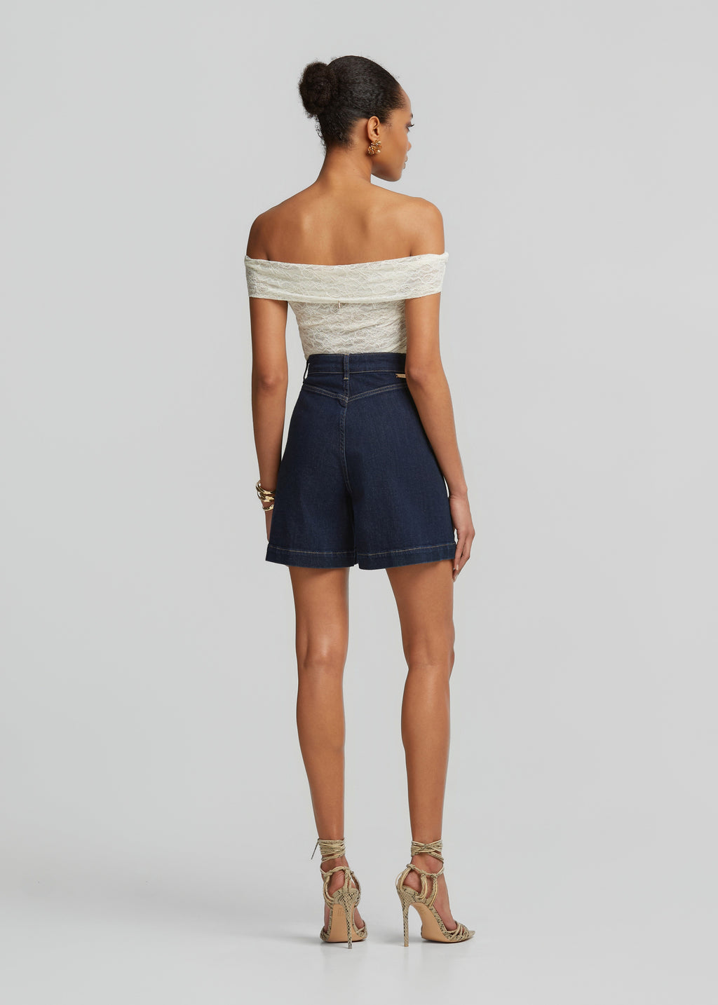 Off shoulder μπλούζα από δαντέλα