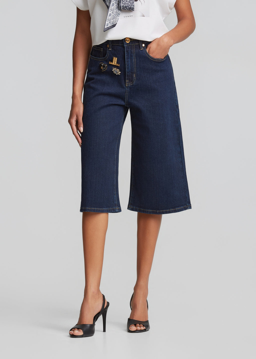 Τζιν βερμούδα με καρφίτσες